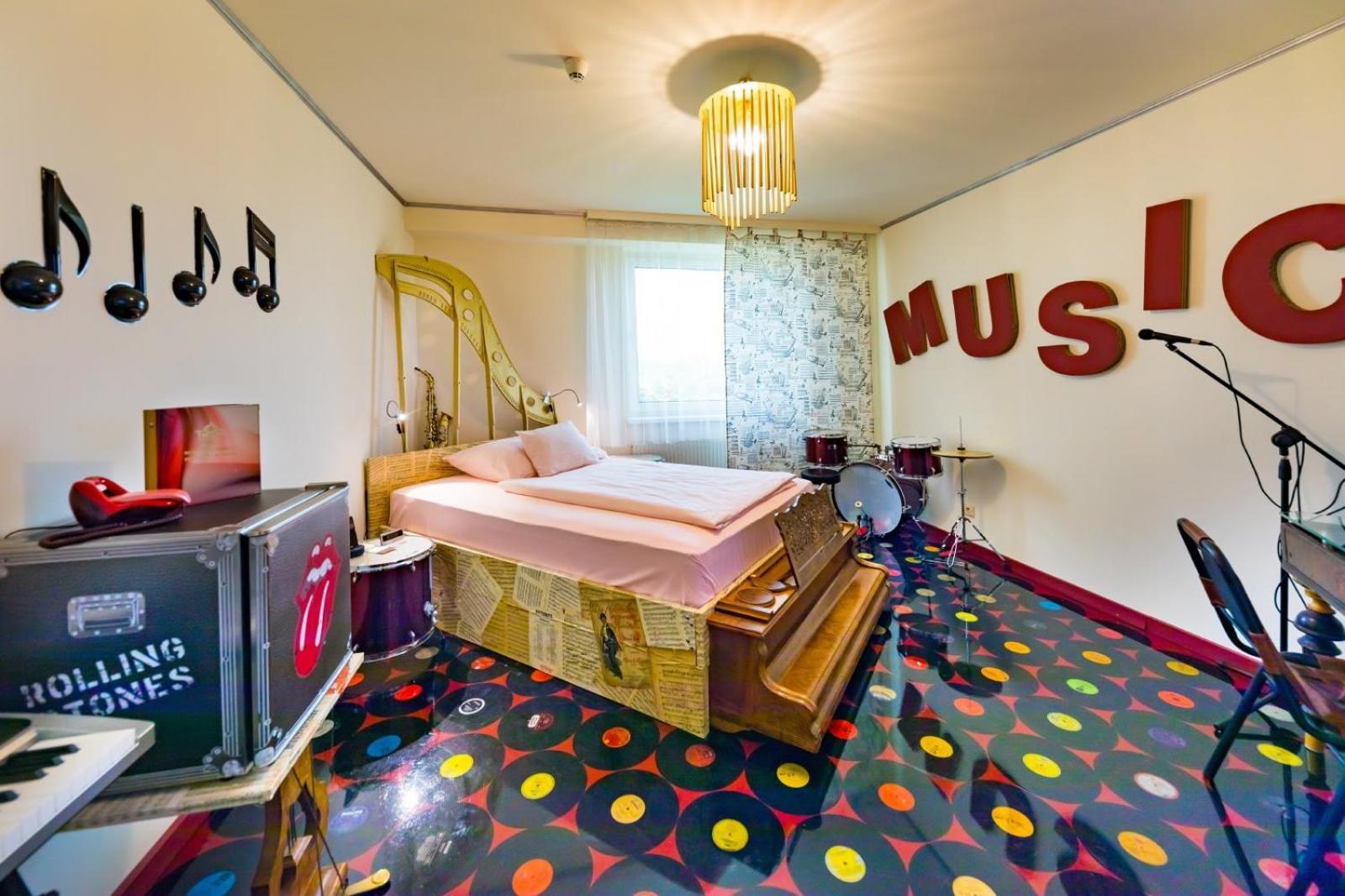 Hotel Freizeittempel Wiener Neustadt Esterno foto