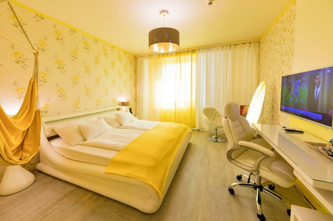 Hotel Freizeittempel Wiener Neustadt Esterno foto