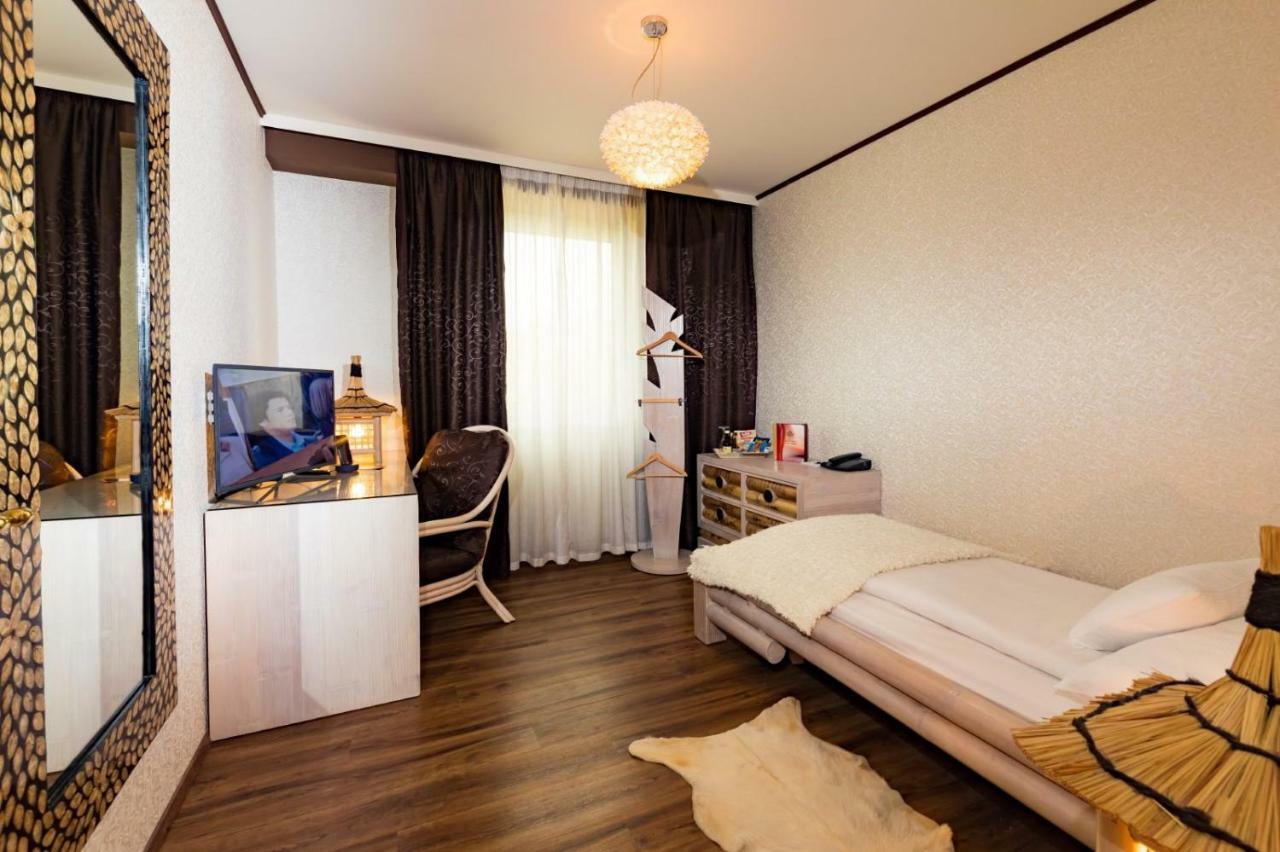 Hotel Freizeittempel Wiener Neustadt Esterno foto