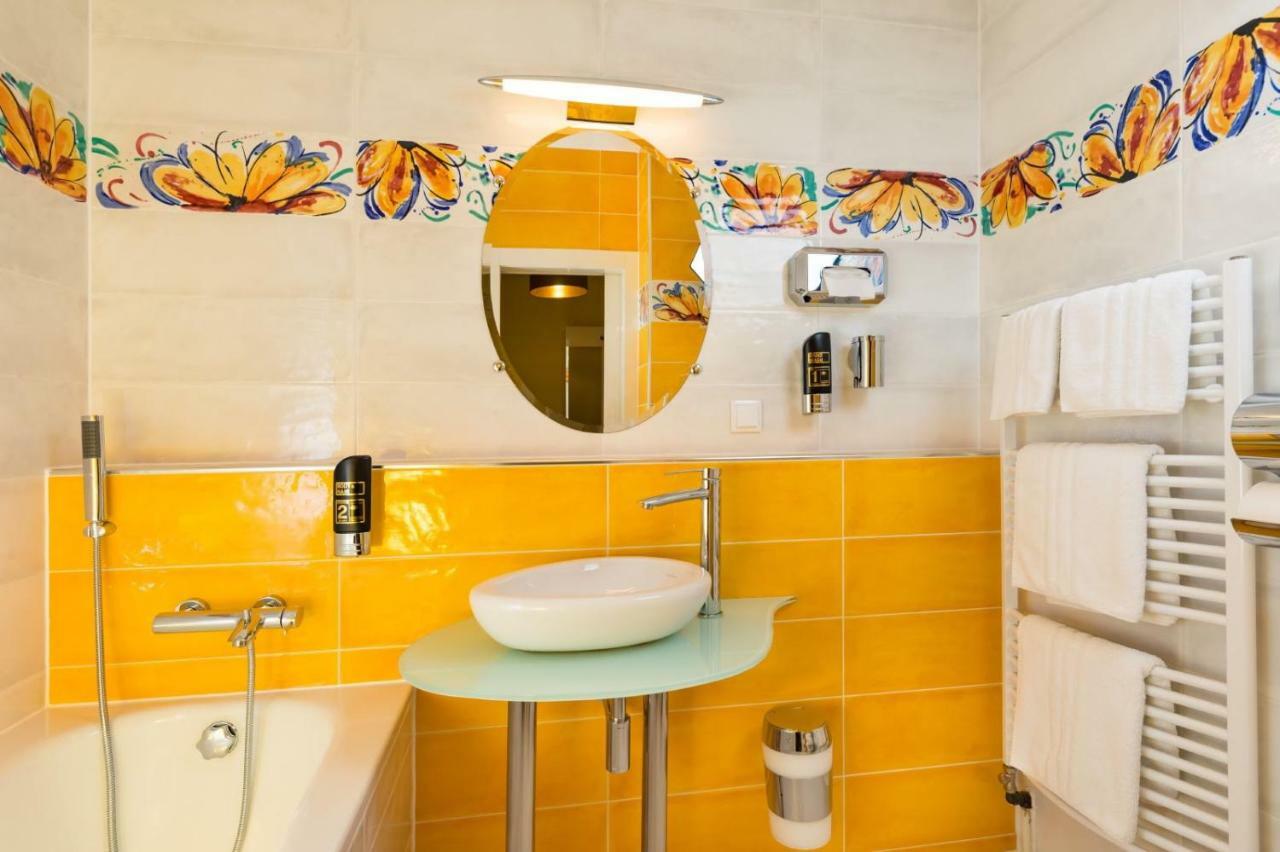 Hotel Freizeittempel Wiener Neustadt Esterno foto