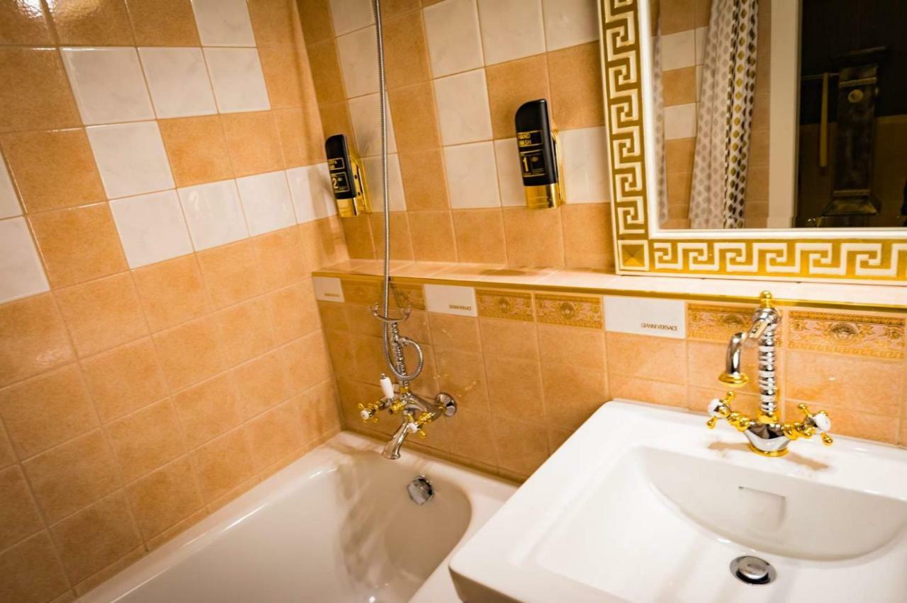 Hotel Freizeittempel Wiener Neustadt Esterno foto